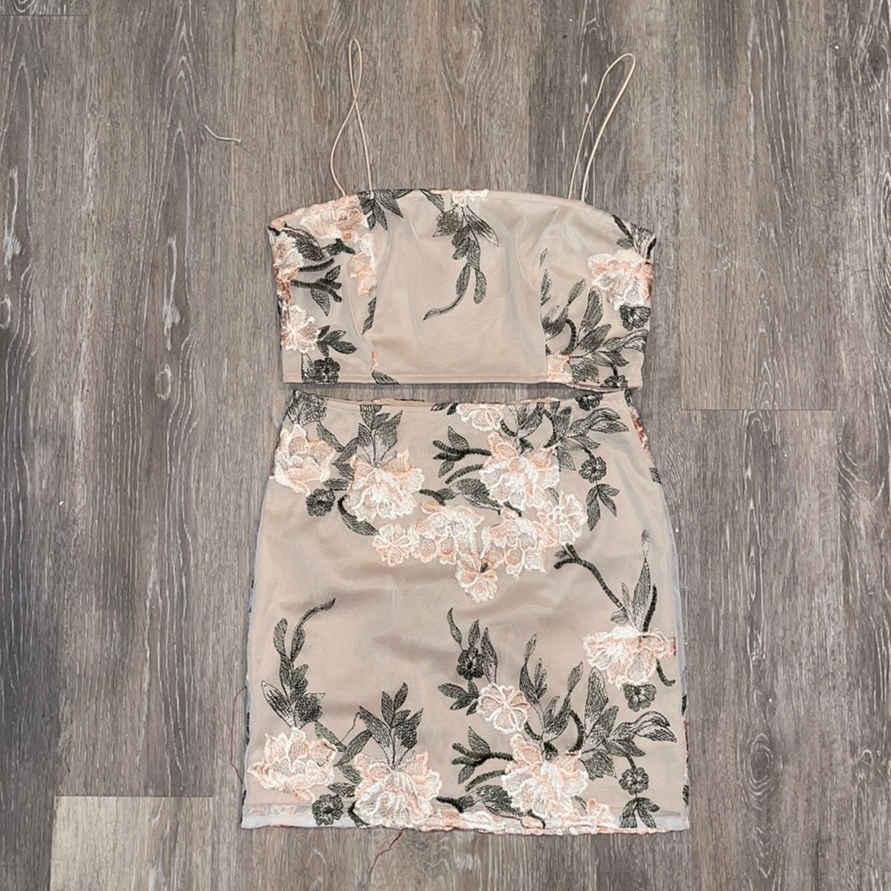 TOBI two piece embroider set